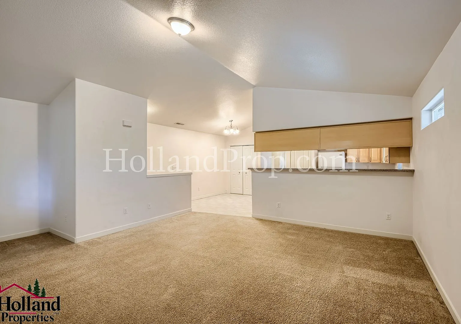 Spacious 2 Bedroom, 2 Bathroom Apartment With Dual Decks In Northeast Portland! New Best Price $1... — Photo 4