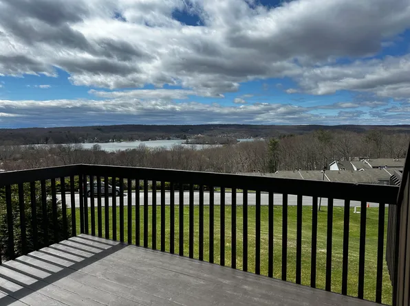 704 Lake Vista Dr, East Hampton, CT 06424