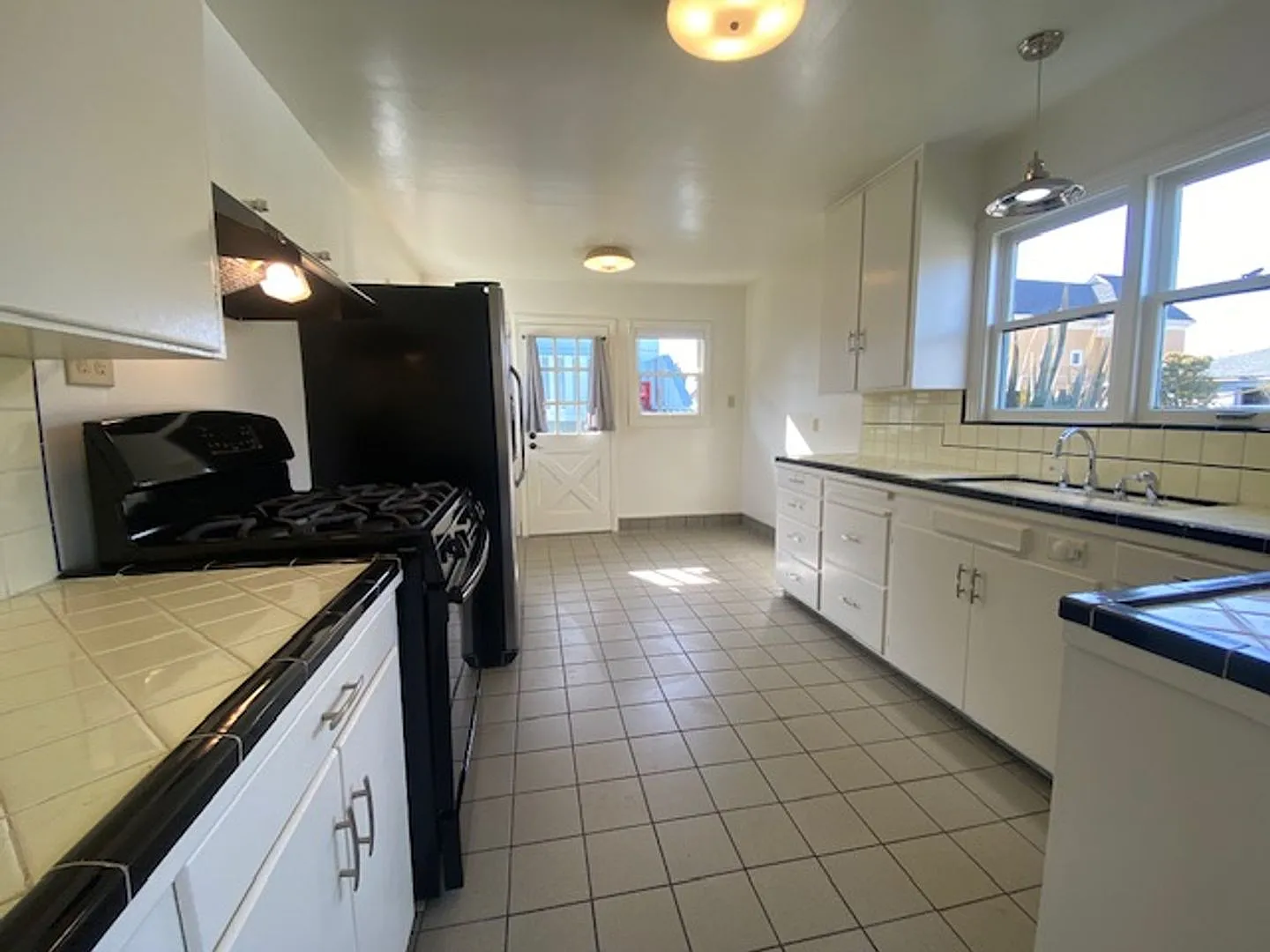 804 O ST — Photo 4