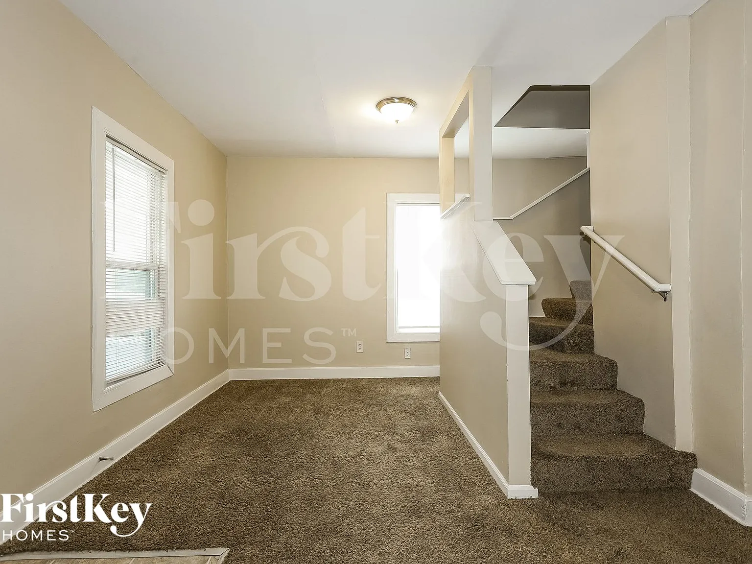 3 bed, 1.0 bath, 1500 sqft, $2,280 — Photo 3