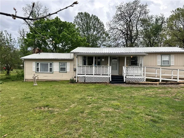 1096 S Highway 59, Watts, OK 74964