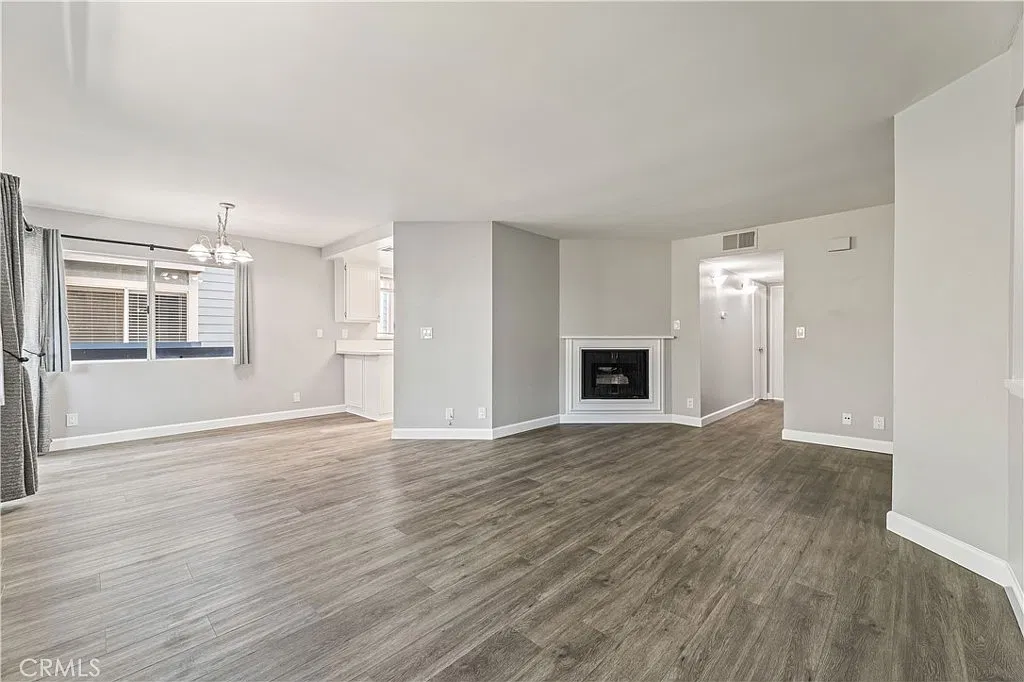 2 bed, 964 sqft, $2,750 — Photo 1