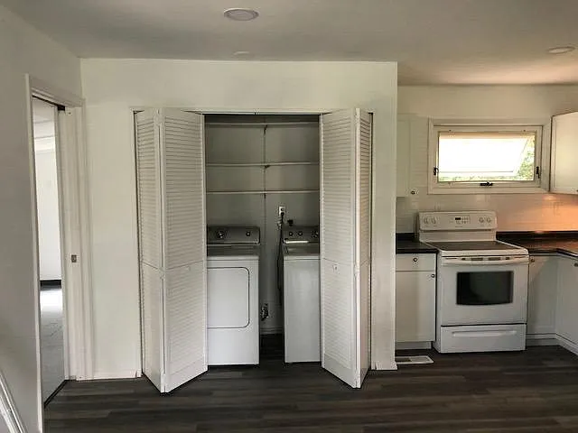 3588 Oakwood St — Photo 3
