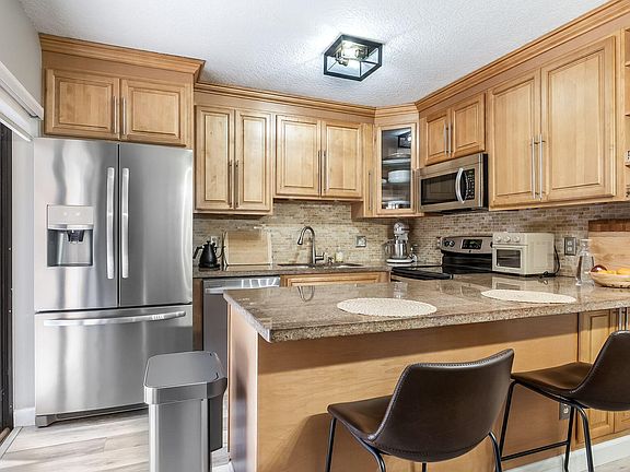 3rd image of 725 NW 99th Circle