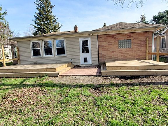 2nd image of 2082 Reinhardt St
