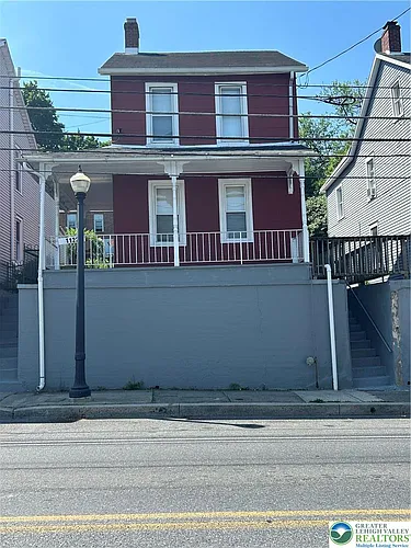 1122 E 4th St Photo 1