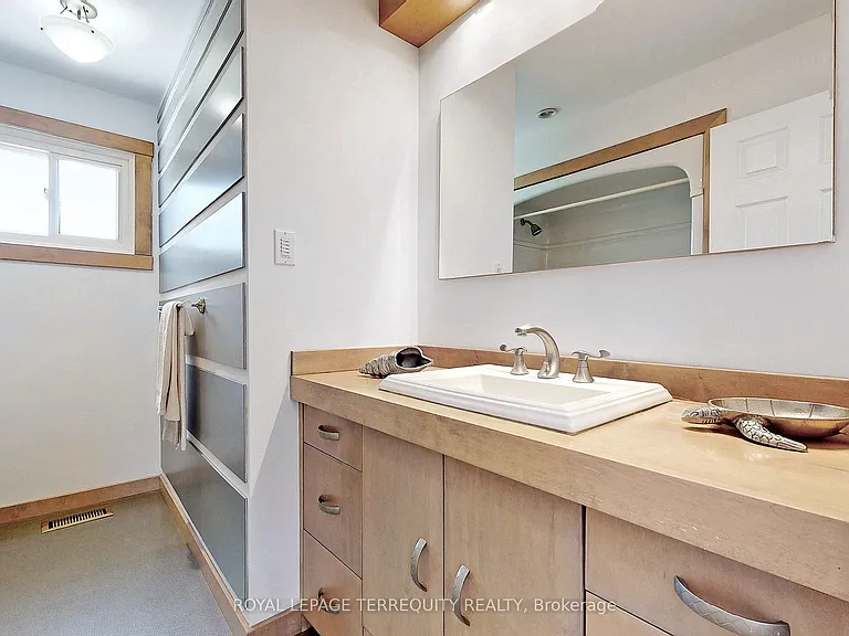 2055 Waters Edge Dr — Photo 16