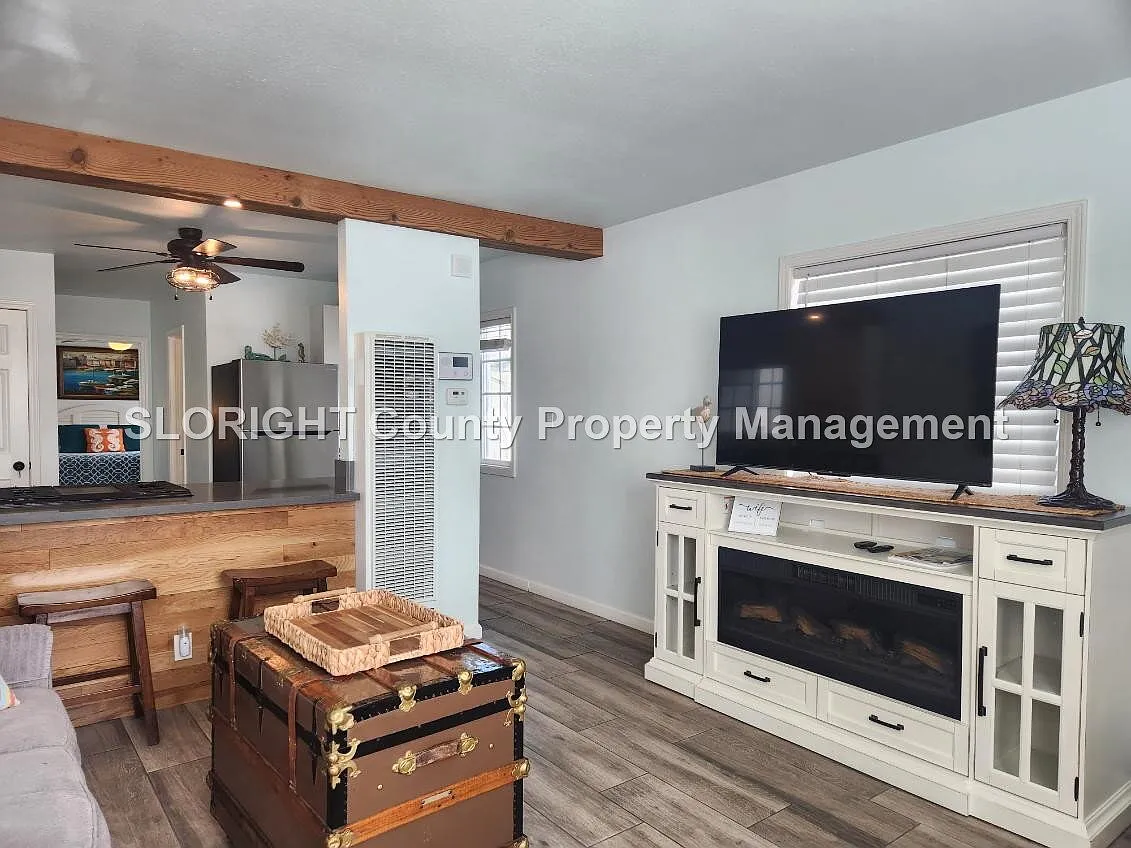 1 bed, 1.0 bath, $2,600 — Photo 3