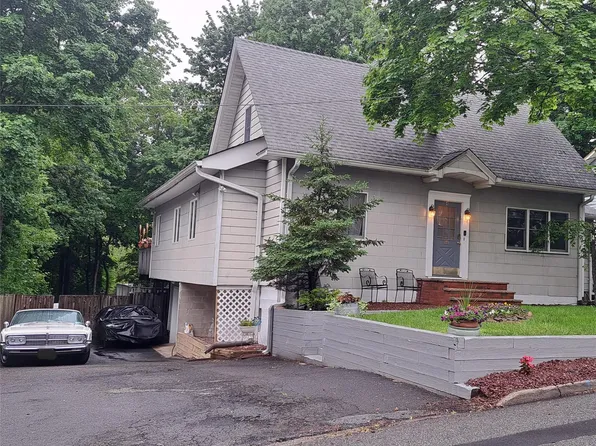 4 Park Avenue, Airmont, NY 10952