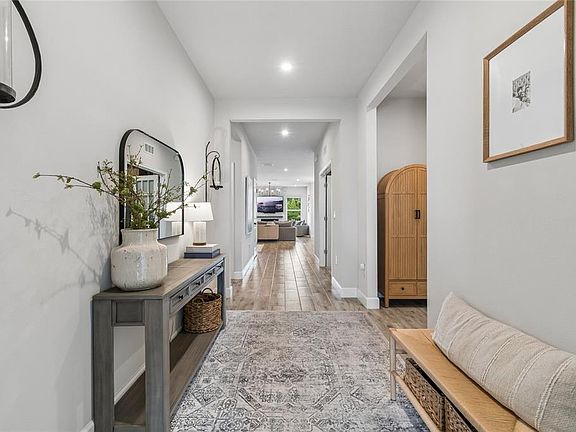 5th image of 2419 Portico St