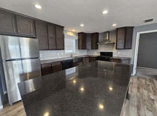 9751 Birmingham Dr #288, Fenton, MI 48430