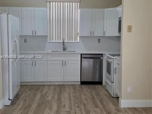 2926 SW 26th St #2926, Miami, FL 33133