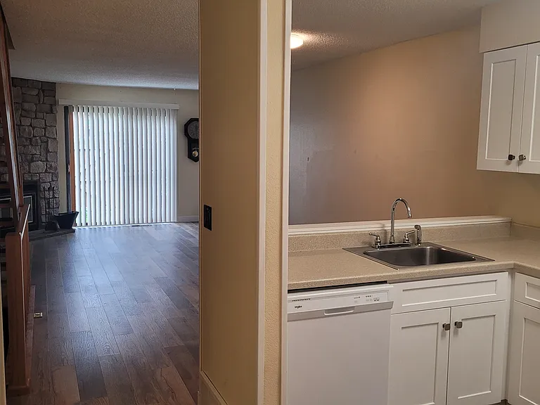 412 Wright St #104 — Photo 7