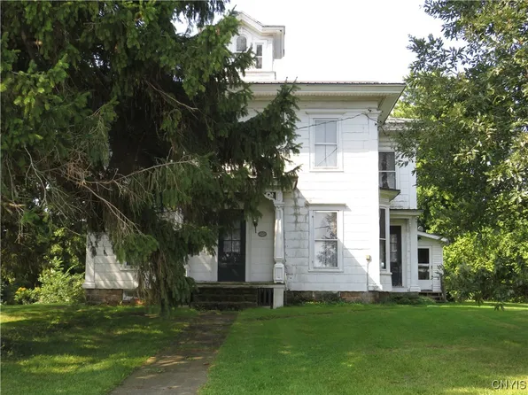 3079 Reed Rd, Savannah, NY 13146