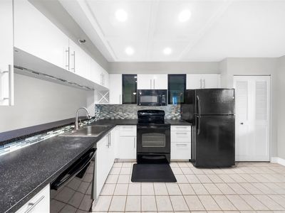 2202 S Cypress Bend Dr APT 207, Pompano Beach, FL, 33069