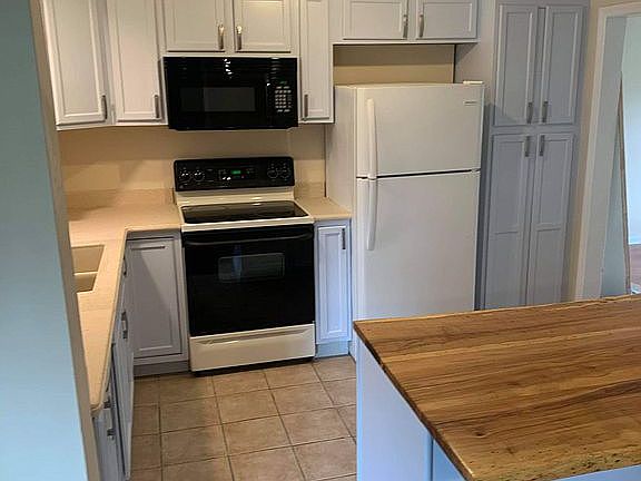 3rd image of 302 N Boundary Ave