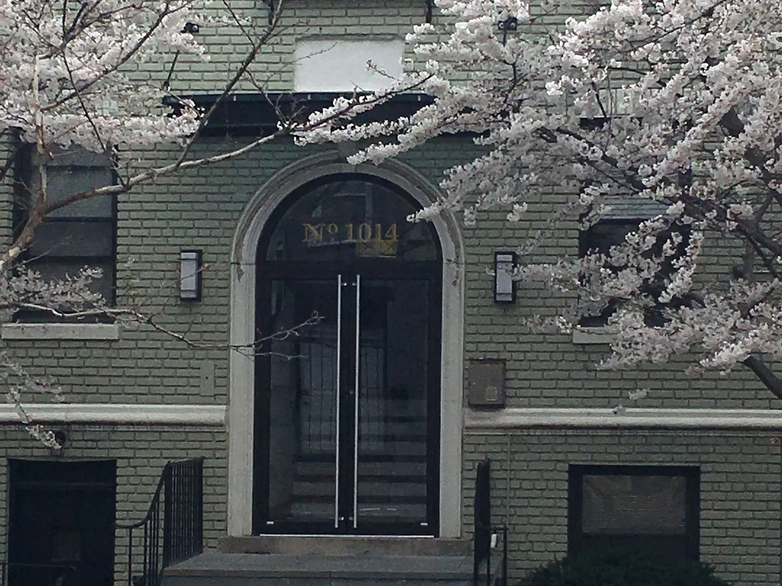 1014 Columbia Rd Nw — Photo 1