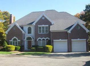 8 Windham Ln, Beverly, MA 01915