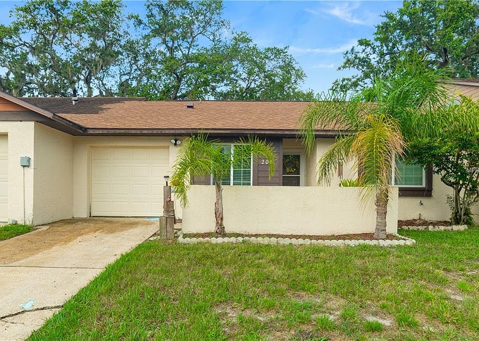 1st image of 208 Clear Lake Cir