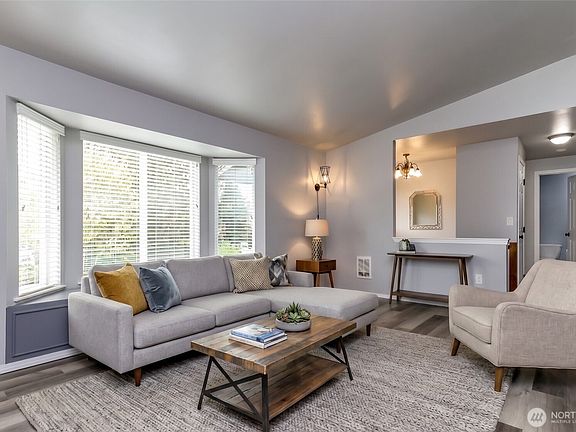 2nd image of 22204 Cedarview Drive E