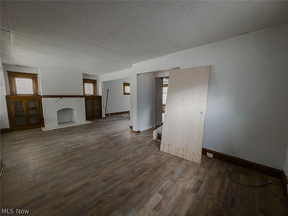 3rd image of 9409 Empire Ave