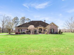 384 Hidden Village Dr, Washington, LA 70589
