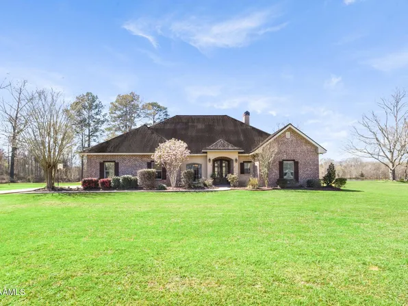 384 Hidden Village Dr, Washington, LA 70589