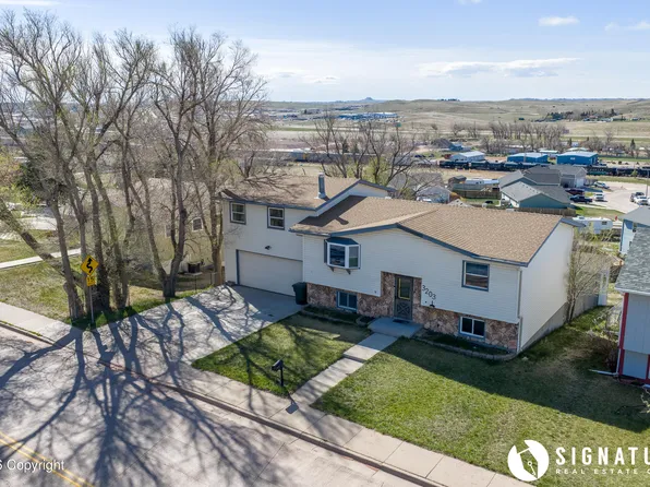 3203 Foothills Blvd, Gillette, WY 82716