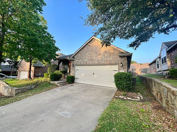 2nd image of 2700 Eganridge Ln
