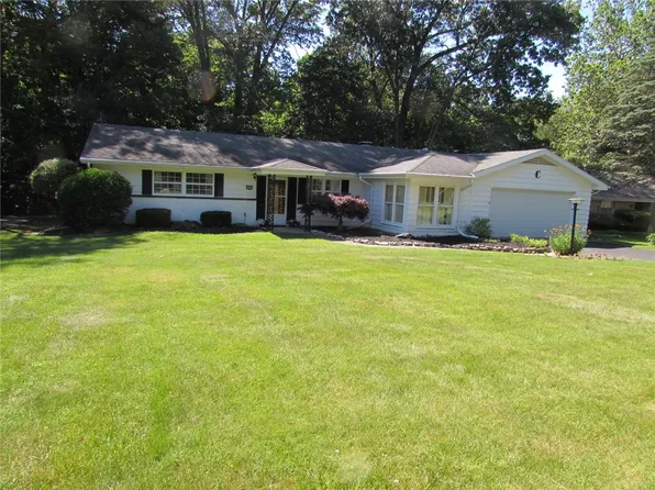 1504 Myrtle Dr, Danville, IL 61832