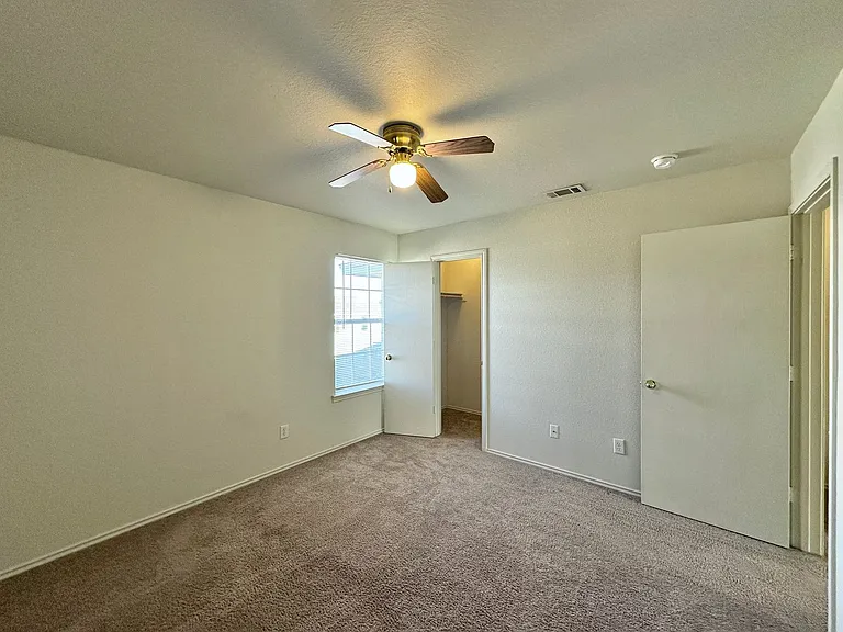 2105 Tahoe Ct — Photo 16