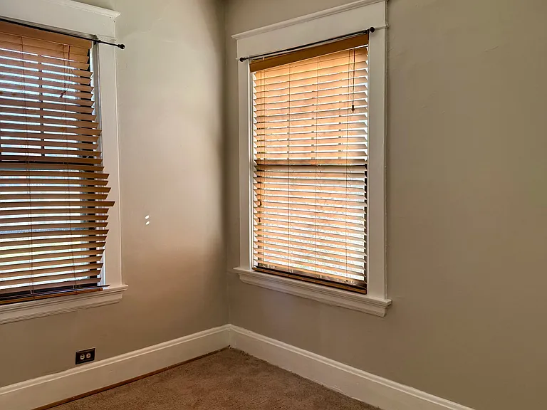 1044 Academy Ave #1 — Photo 6