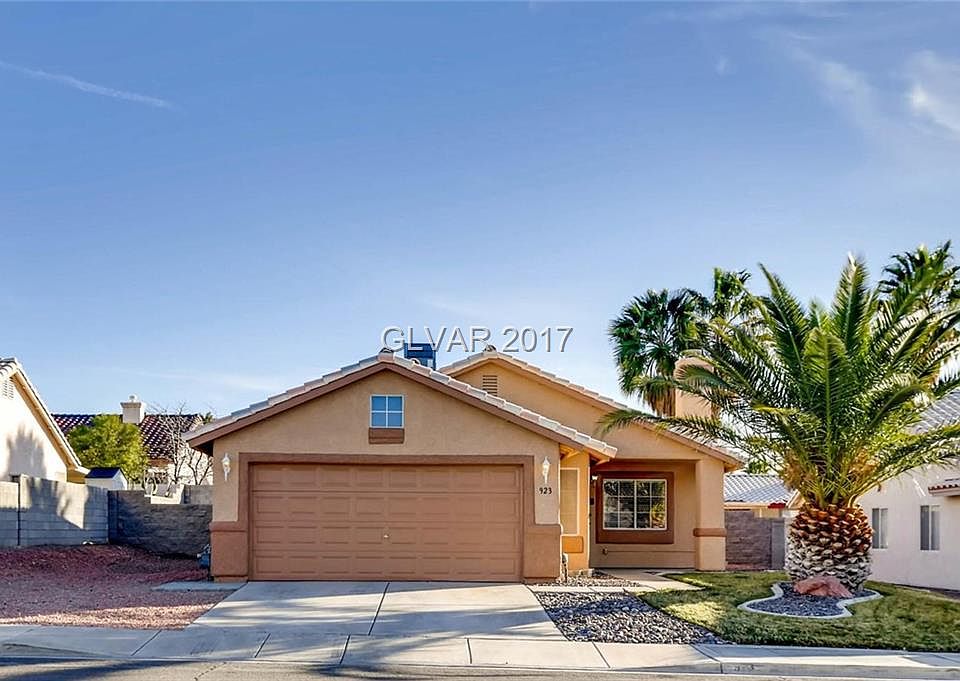 1st image of 923 Blue Arroyo Dr
