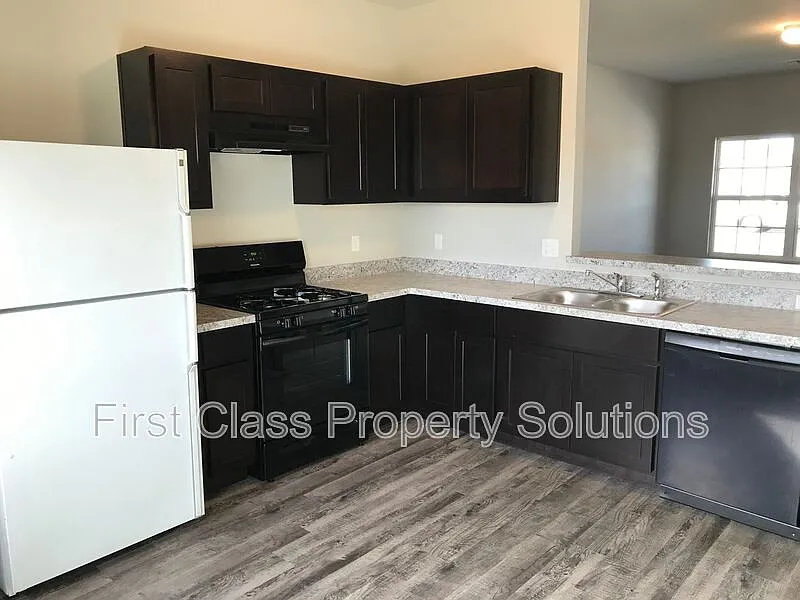 3 bed, 2.0 bath, 1179 sqft, $1,425 — Photo 4