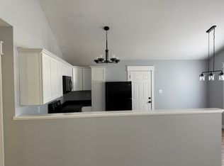 687 Dearborn Rd #A, Valparaiso, IN 46385