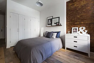 Rented by New York Casas Ltd.