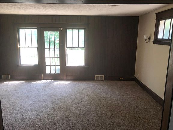 2nd image of 196 Sprenger Ave