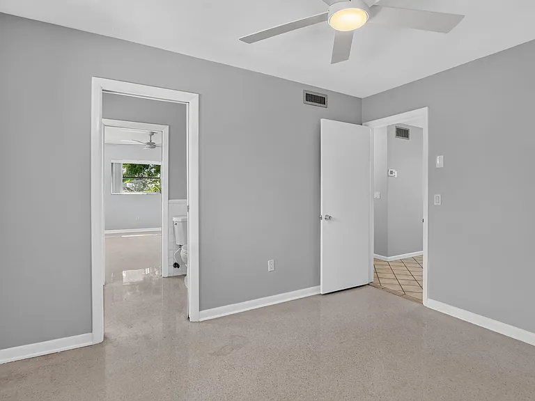 200 NW 11th Ave — Photo 40