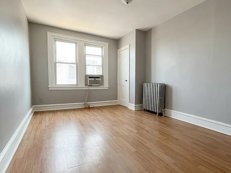 2903 Hale St — Photo 4