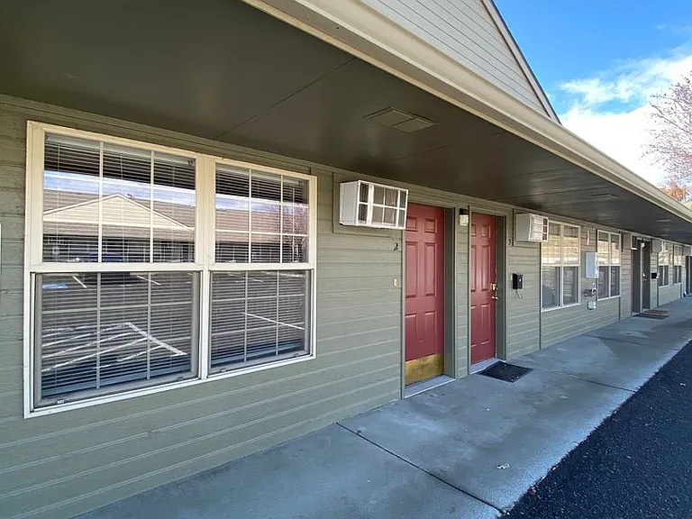 311 W Naches Ave #16 — Photo 9