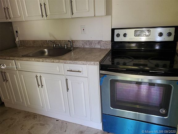 3rd image of 168 NE 60th St APT 4