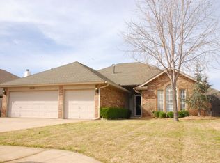 1613 Foxfire Rd, Edmond, OK 73003