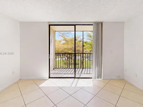 8420 SW 133rd Ave Rd APT 424, Miami, FL 33183