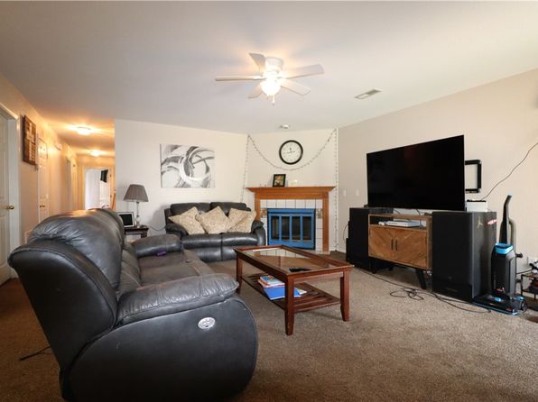 fayetteville-arkansas-439593432 picture