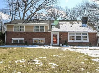 16 Clive Hills Rd, Edison, NJ 08820