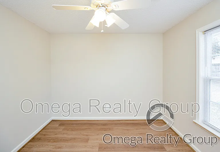 18488 Thoroughbred Dr — Photo 24