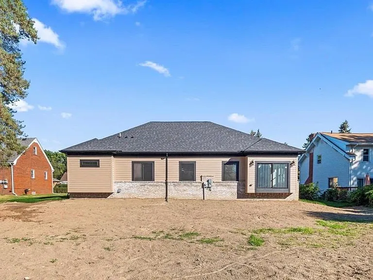 5636 Paris Dr — Photo 32