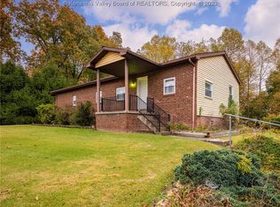 285 Breezy Ln, Liberty, WV 25124