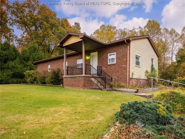 285 Breezy Ln, Liberty, WV 25124