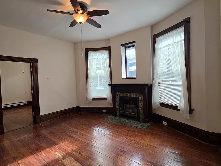 3140 Woodburn Ave — Photo 13